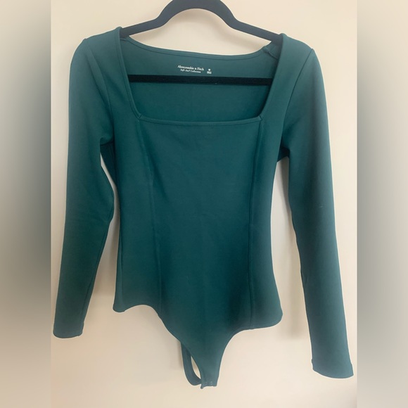 Abercrombie & Fitch Long-Sleeve Ponte Squareneck Seamed Bodysuit - Picture 3 of 4